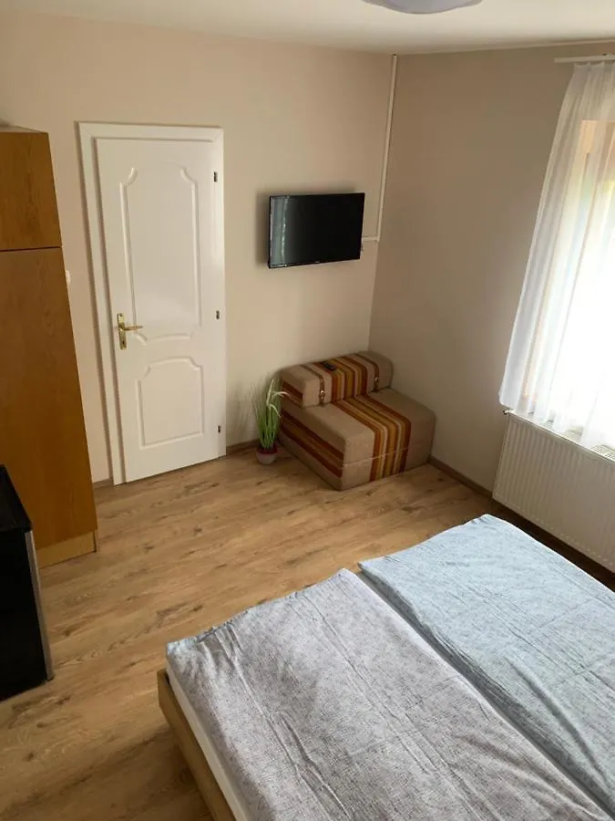 Zsuzsa Apartman Hajduszoboszlo 0*,
